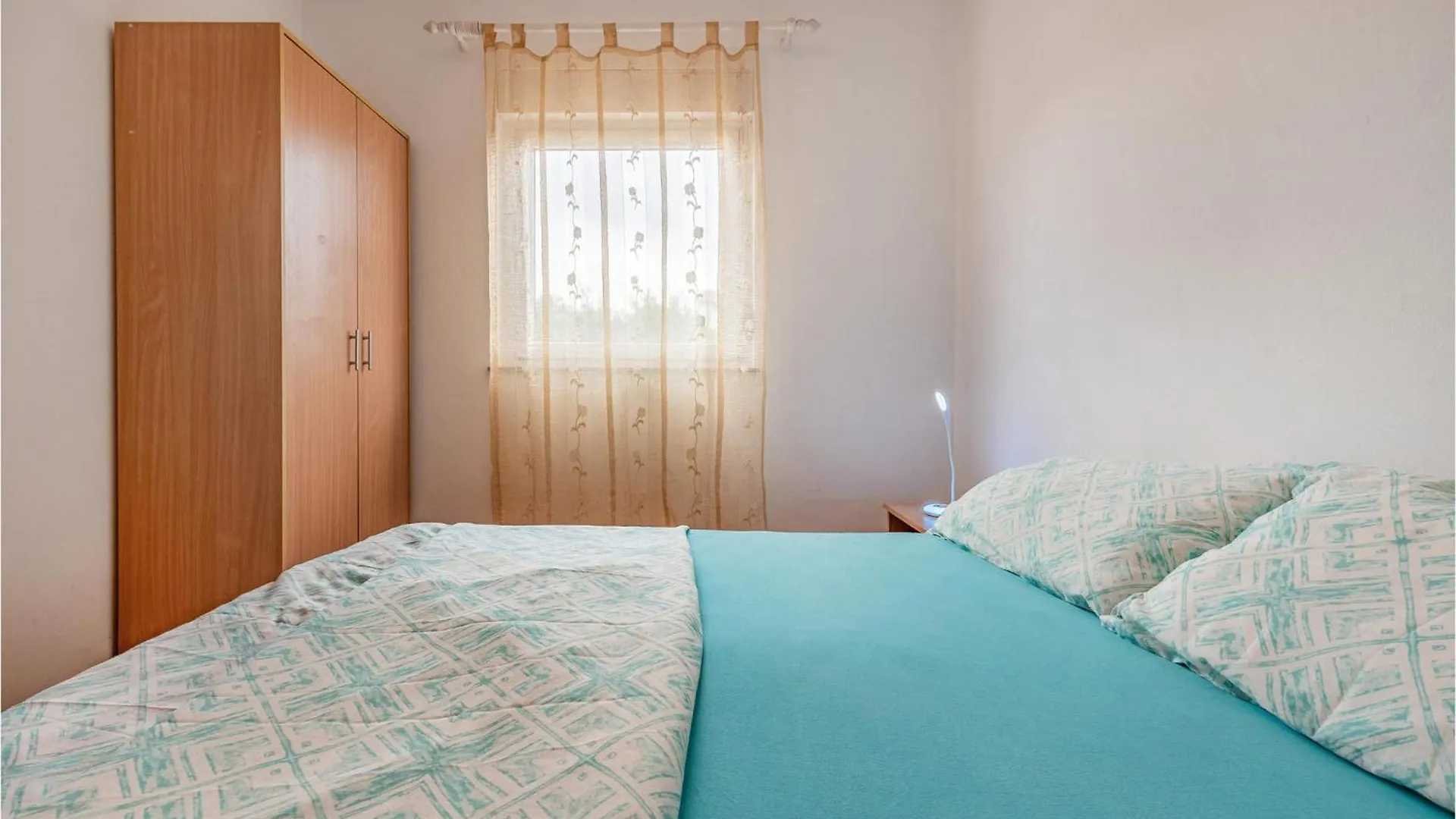 Lovely Apartment In Vir With Kitchen 0*,